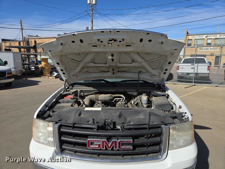 image for item EV5510 2010 GMC Sierra pickup truck