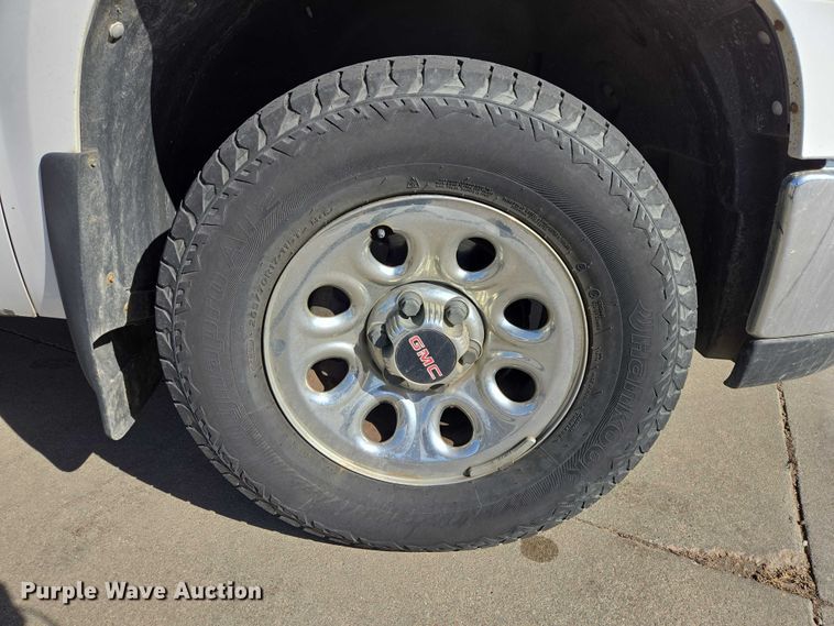 image for item EV5510 2010 GMC Sierra pickup truck