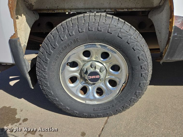 image for item EV5510 2010 GMC Sierra pickup truck