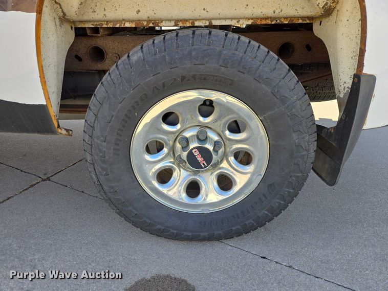 image for item EV5510 2010 GMC Sierra pickup truck