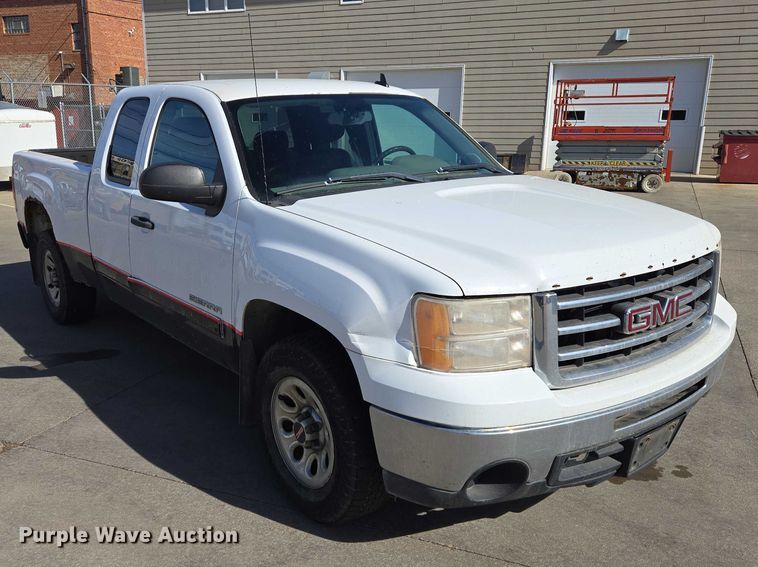 image for item EV5511 2012 GMC Sierra Ext. Cab pickup truck