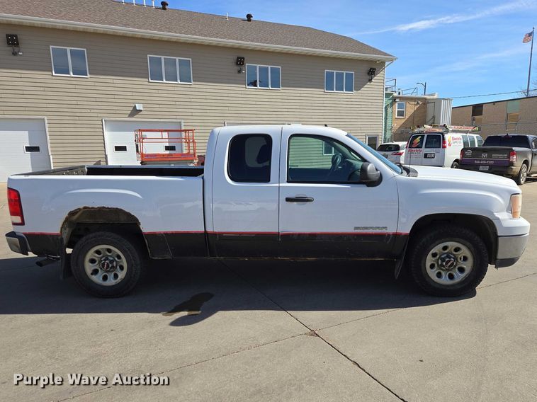 image for item EV5511 2012 GMC Sierra Ext. Cab pickup truck