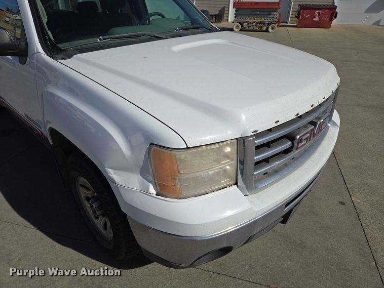 image for item EV5511 2012 GMC Sierra Ext. Cab pickup truck