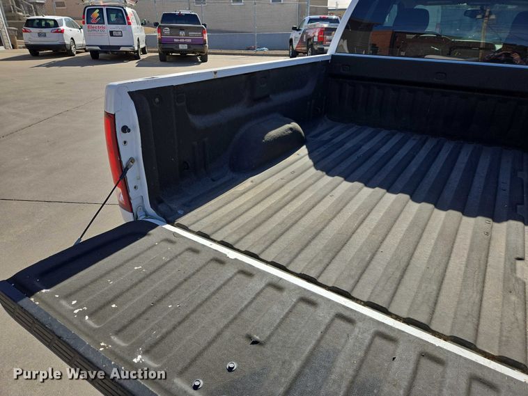 image for item EV5511 2012 GMC Sierra Ext. Cab pickup truck