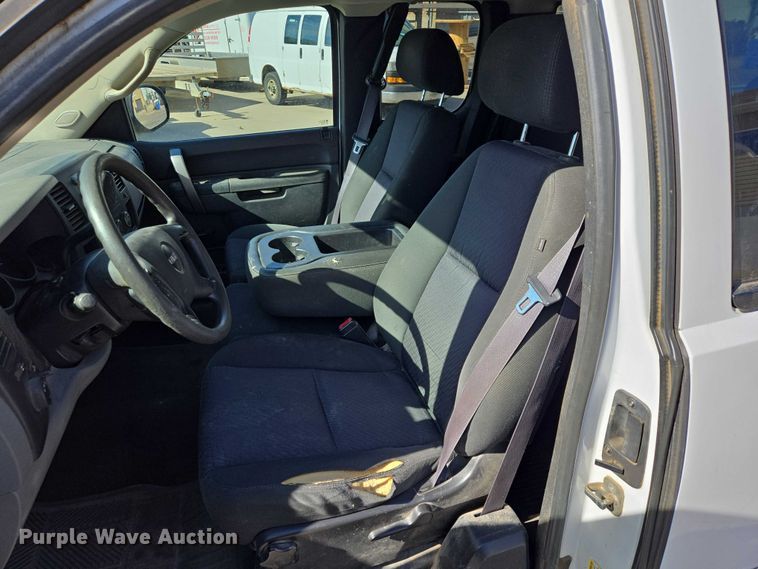 image for item EV5511 2012 GMC Sierra Ext. Cab pickup truck