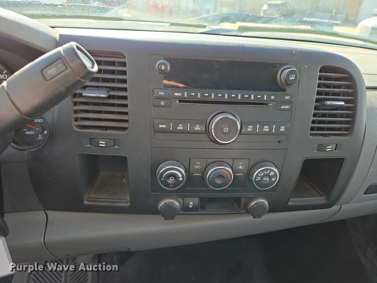 image for item EV5511 2012 GMC Sierra Ext. Cab pickup truck