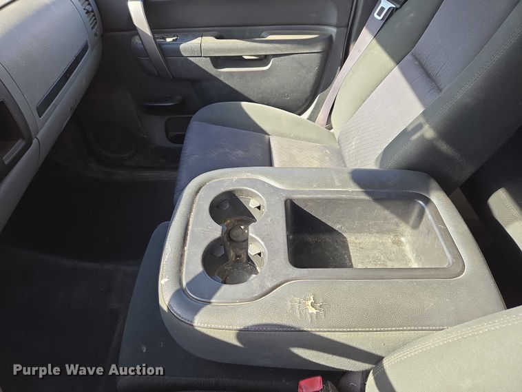 image for item EV5511 2012 GMC Sierra Ext. Cab pickup truck