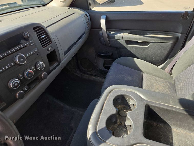 image for item EV5511 2012 GMC Sierra Ext. Cab pickup truck