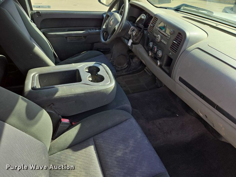 image for item EV5511 2012 GMC Sierra Ext. Cab pickup truck