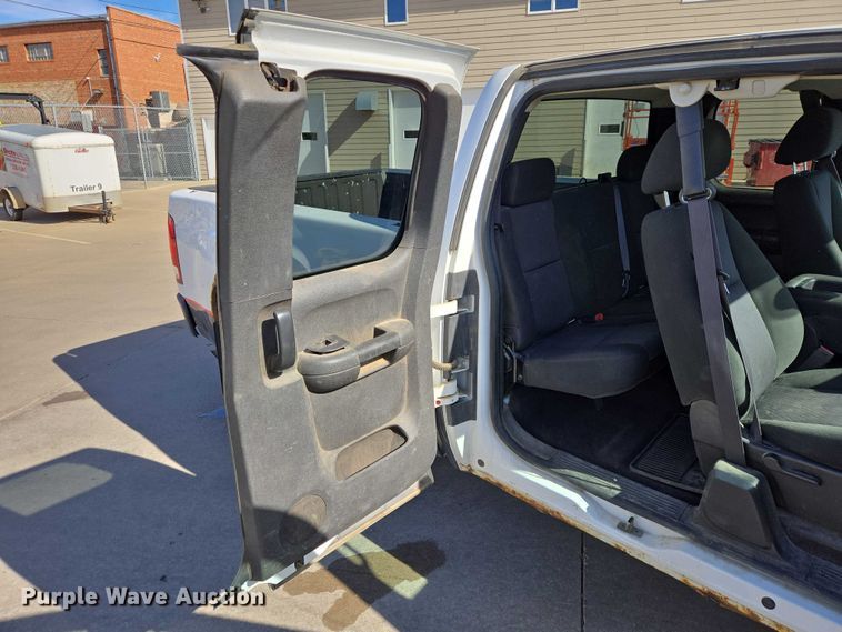 image for item EV5511 2012 GMC Sierra Ext. Cab pickup truck