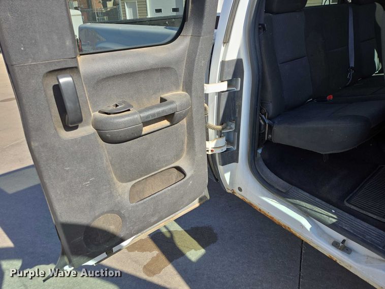 image for item EV5511 2012 GMC Sierra Ext. Cab pickup truck