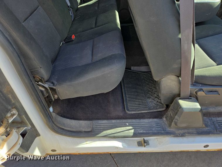 image for item EV5511 2012 GMC Sierra Ext. Cab pickup truck