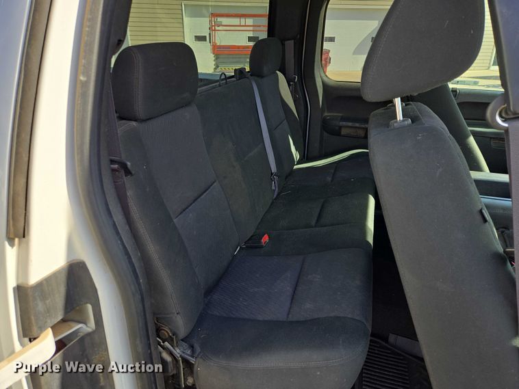 image for item EV5511 2012 GMC Sierra Ext. Cab pickup truck