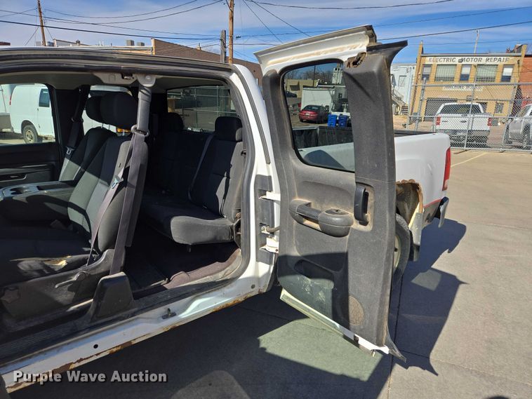 image for item EV5511 2012 GMC Sierra Ext. Cab pickup truck