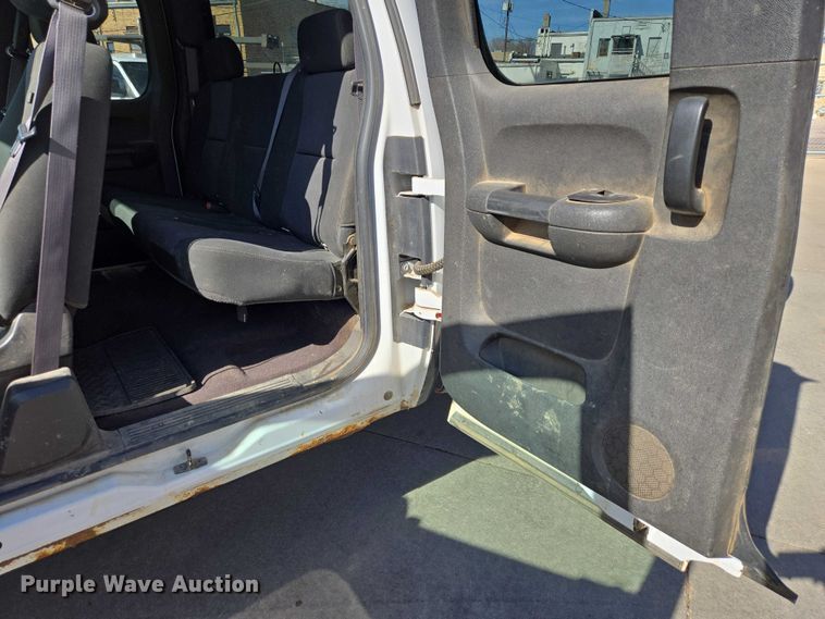 image for item EV5511 2012 GMC Sierra Ext. Cab pickup truck