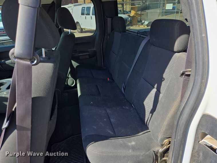 image for item EV5511 2012 GMC Sierra Ext. Cab pickup truck