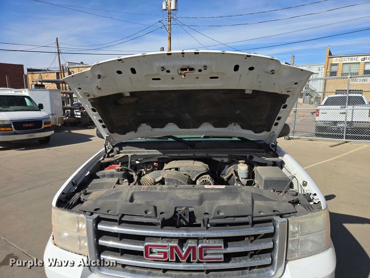 image for item EV5511 2012 GMC Sierra Ext. Cab pickup truck