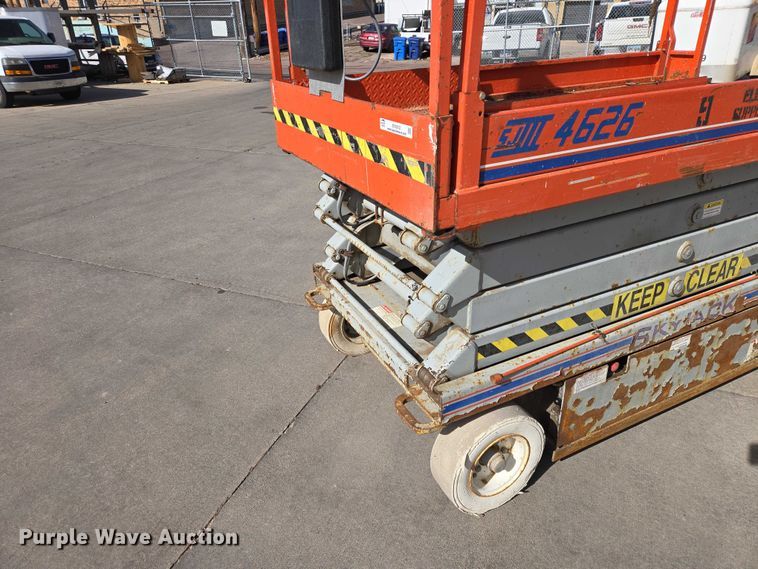 image for item EV5512 2001 Skyjack 4626 scissor lift