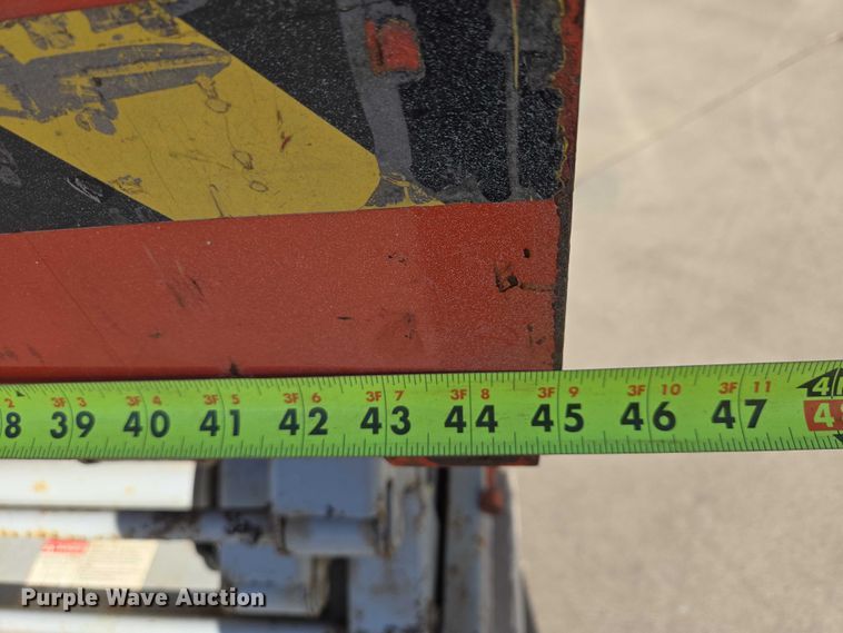 image for item EV5512 2001 Skyjack 4626 scissor lift