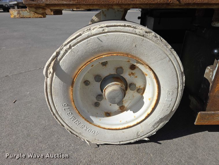 image for item EV5512 2001 Skyjack 4626 scissor lift