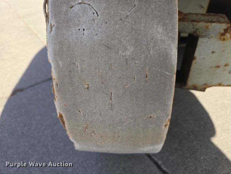 image for item EV5512 2001 Skyjack 4626 scissor lift