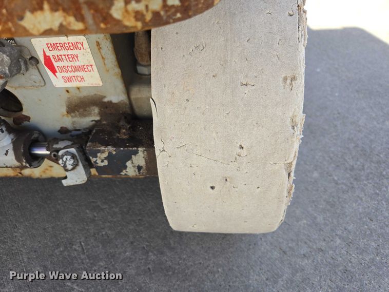 image for item EV5512 2001 Skyjack 4626 scissor lift