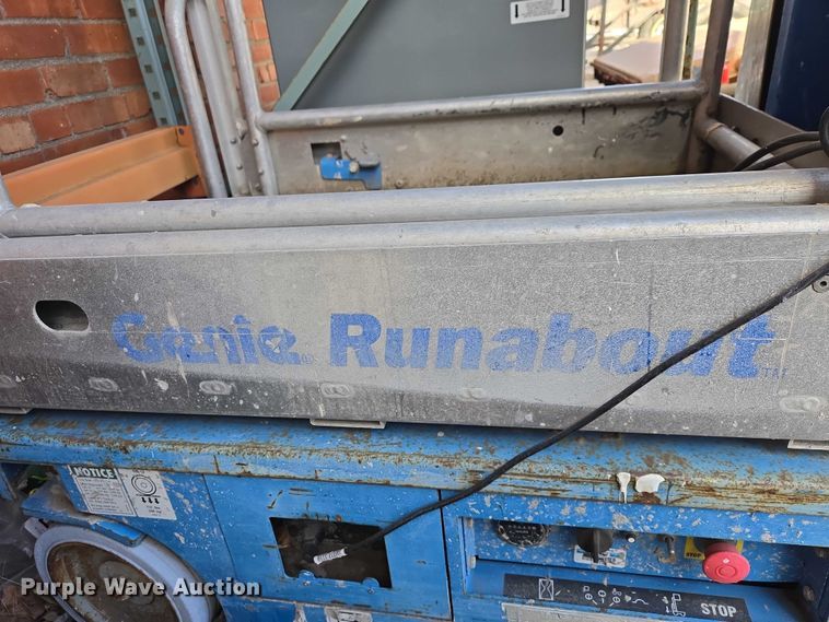 image for item EV5513 2004 Genie GR-12 vertical lift