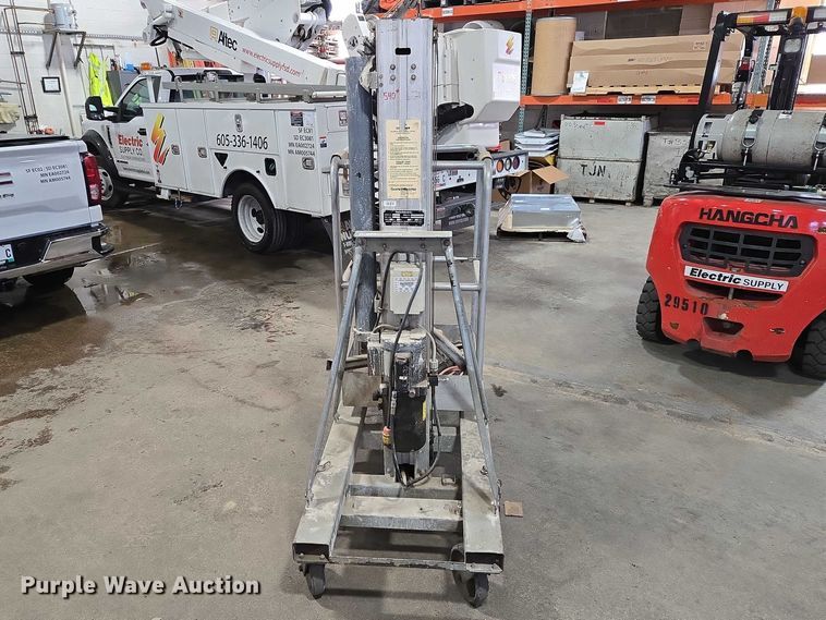 image for item EV5514 Genie PEU-19AC vertical lift