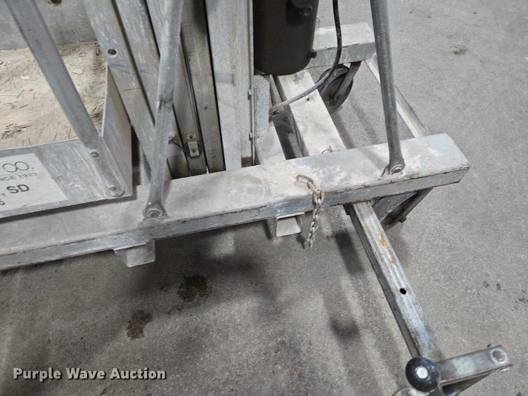 image for item EV5514 Genie PEU-19AC vertical lift