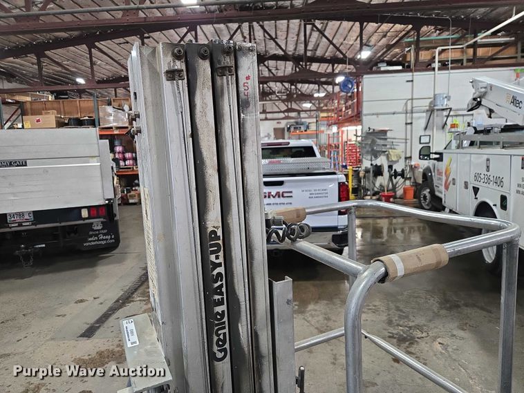 image for item EV5514 Genie PEU-19AC vertical lift