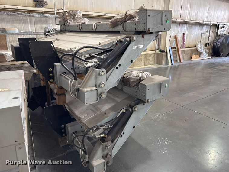 image for item EV7530 (2) Maxon GPTLRW end gate lifts