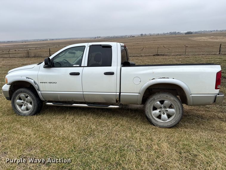 image for item EV7541 2004 Dodge Ram 1500 Ext. Cab pickup truck