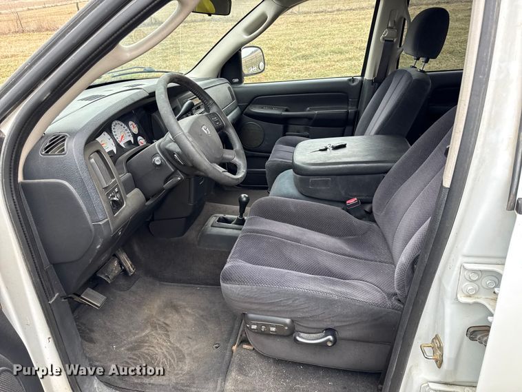 image for item EV7541 2004 Dodge Ram 1500 Ext. Cab pickup truck