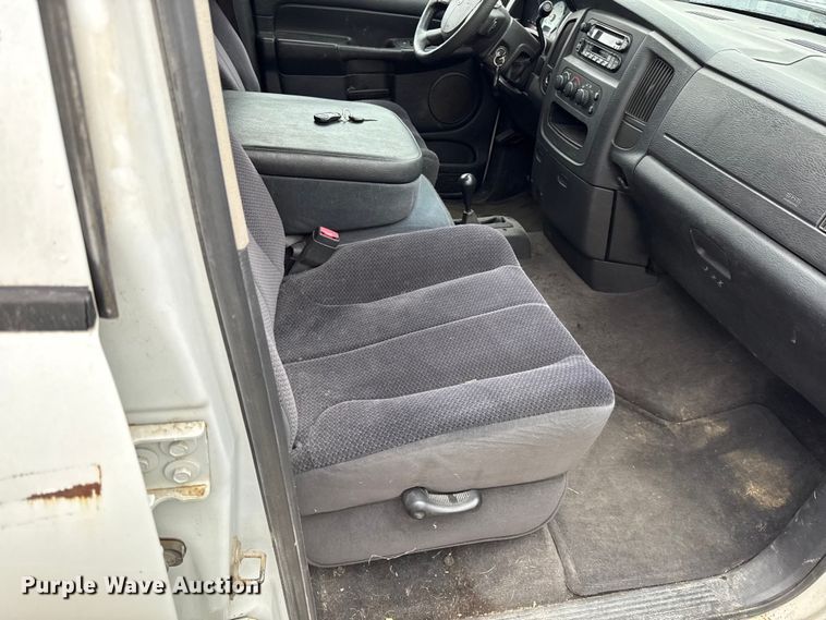 image for item EV7541 2004 Dodge Ram 1500 Ext. Cab pickup truck