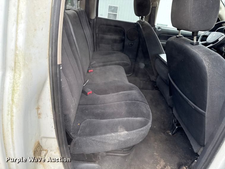 image for item EV7541 2004 Dodge Ram 1500 Ext. Cab pickup truck