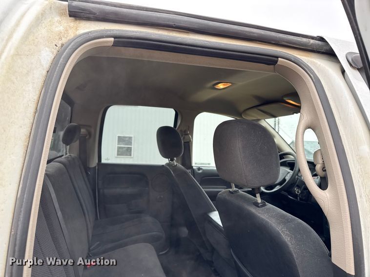 image for item EV7541 2004 Dodge Ram 1500 Ext. Cab pickup truck