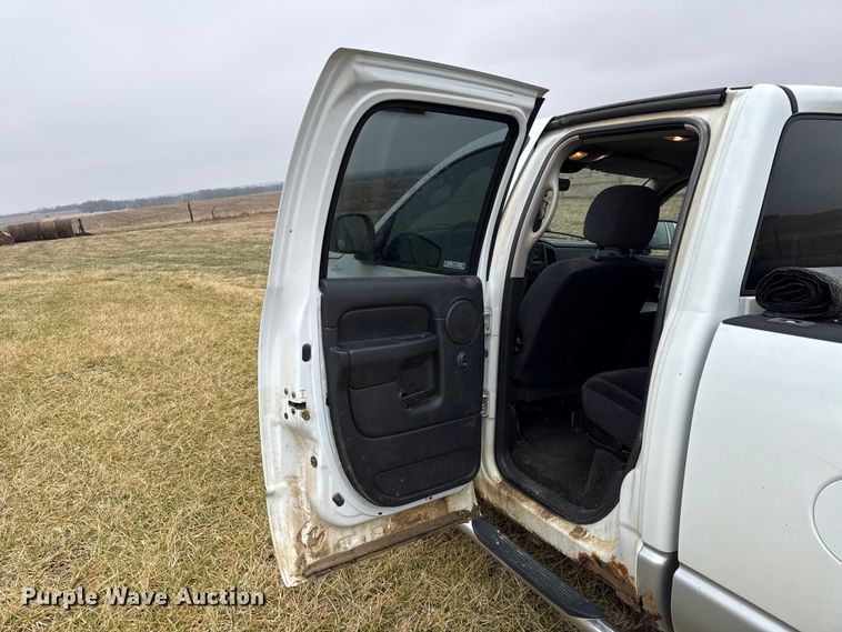 image for item EV7541 2004 Dodge Ram 1500 Ext. Cab pickup truck