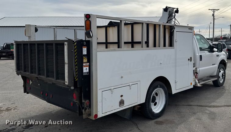 image for item FB0765 2003 Ford F550 Super Duty XL utility / service truck