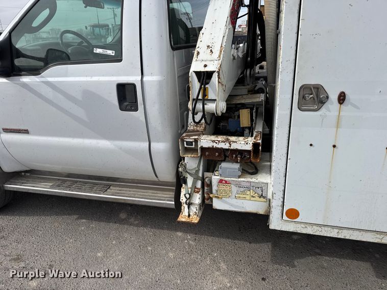 image for item FB0765 2003 Ford F550 Super Duty XL utility / service truck