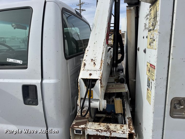 image for item FB0765 2003 Ford F550 Super Duty XL utility / service truck