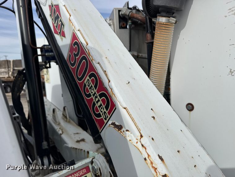 image for item FB0765 2003 Ford F550 Super Duty XL utility / service truck