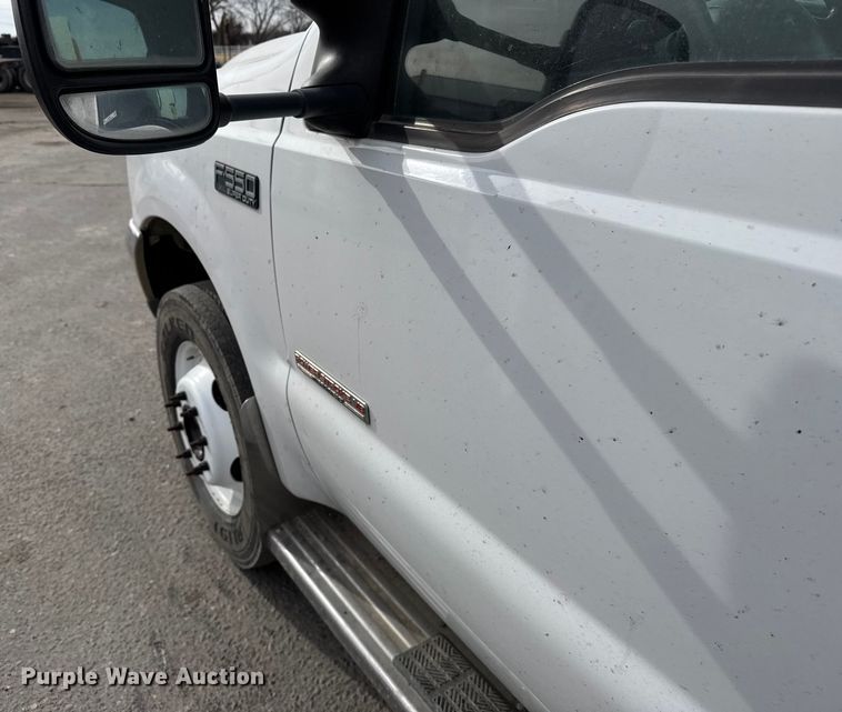 image for item FB0765 2003 Ford F550 Super Duty XL utility / service truck