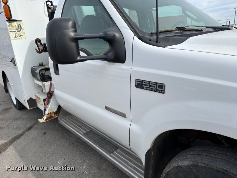 image for item FB0765 2003 Ford F550 Super Duty XL utility / service truck