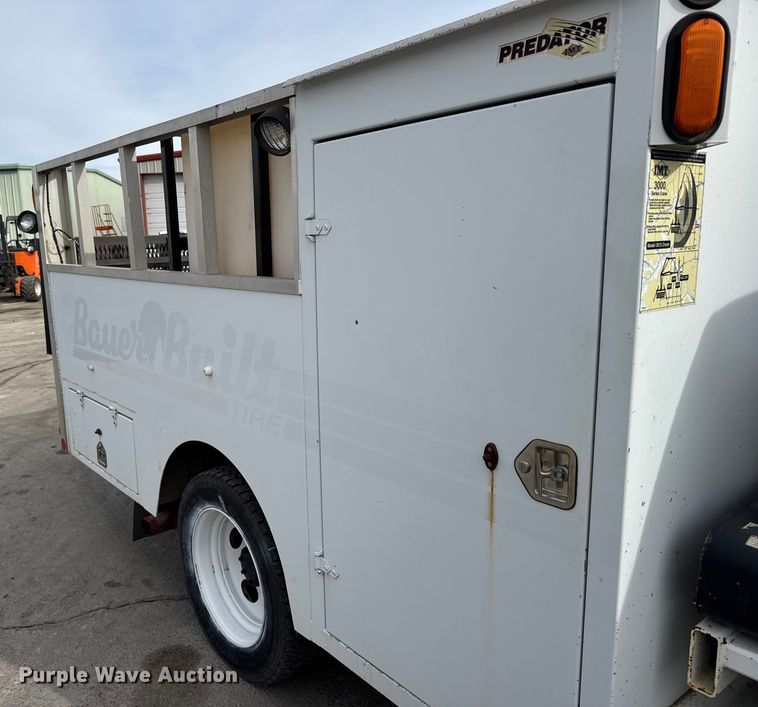 image for item FB0765 2003 Ford F550 Super Duty XL utility / service truck