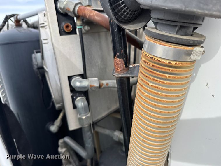 image for item FB0765 2003 Ford F550 Super Duty XL utility / service truck