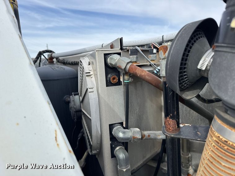 image for item FB0765 2003 Ford F550 Super Duty XL utility / service truck