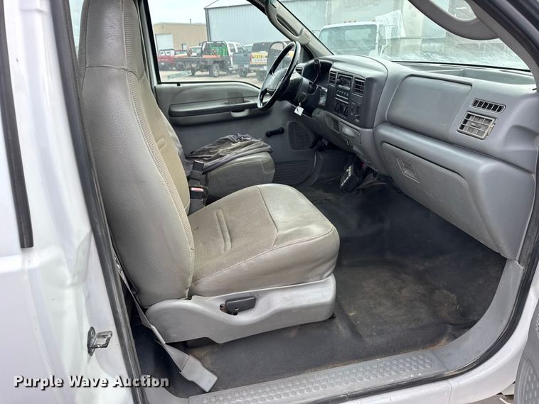 image for item FB0765 2003 Ford F550 Super Duty XL utility / service truck