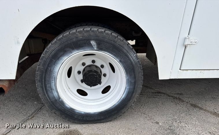 image for item FB0765 2003 Ford F550 Super Duty XL utility / service truck