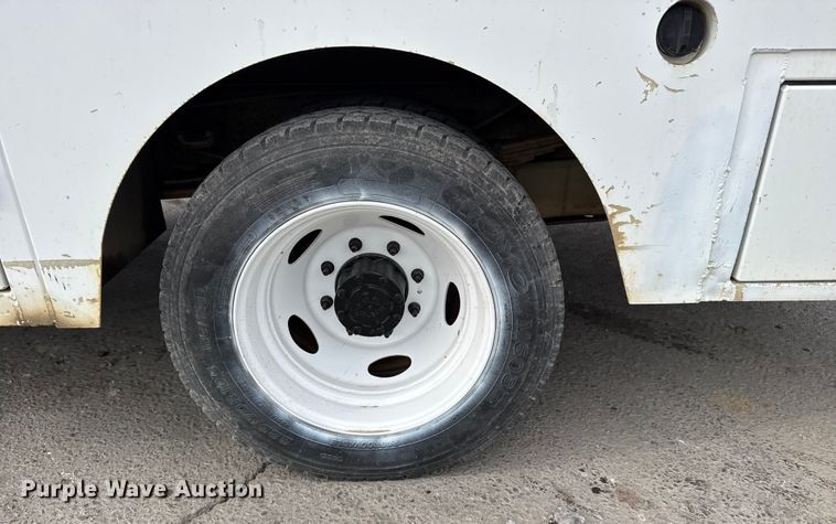 image for item FB0765 2003 Ford F550 Super Duty XL utility / service truck