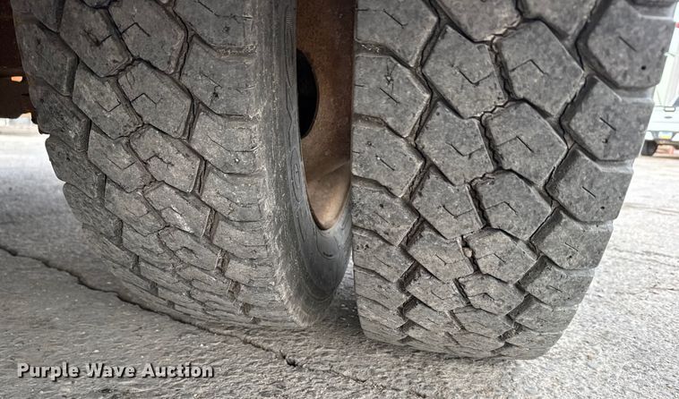 image for item FB0765 2003 Ford F550 Super Duty XL utility / service truck